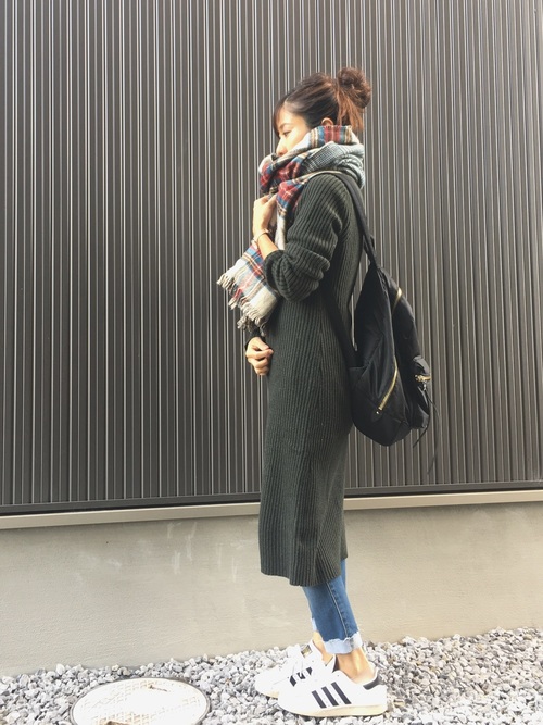 カジュアルなリュックコーデをかわいく仕上げる簡単アイデア ローリエプレス