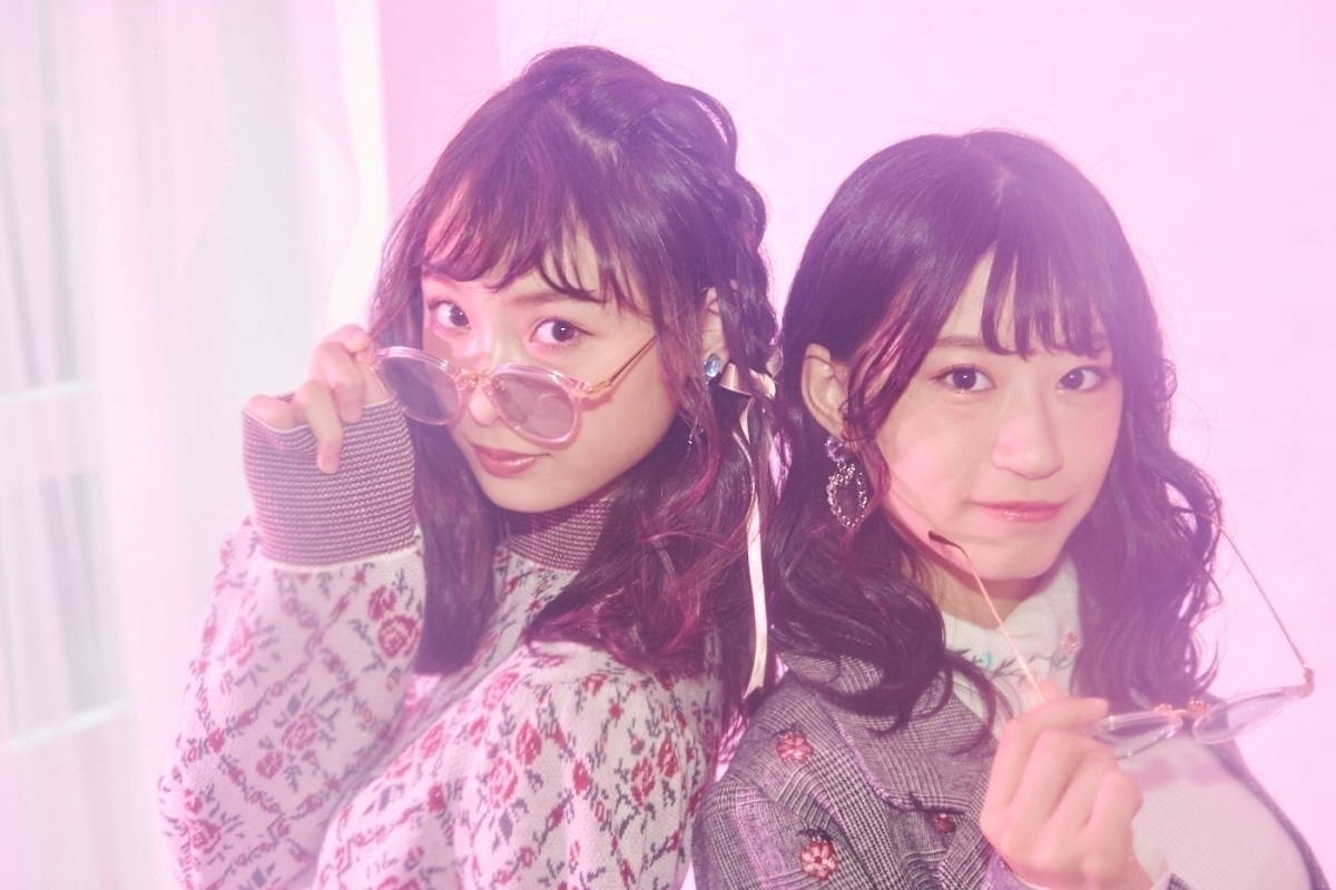 今っぽ双子コーデの作り方 セットアップを二人で分け合って着るのも ローリエプレス