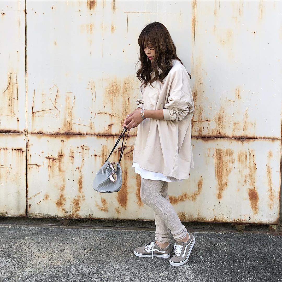 タイツ レギンスをはきなして冬コーデを制する 防寒おしゃれコーデまとめ ローリエプレス