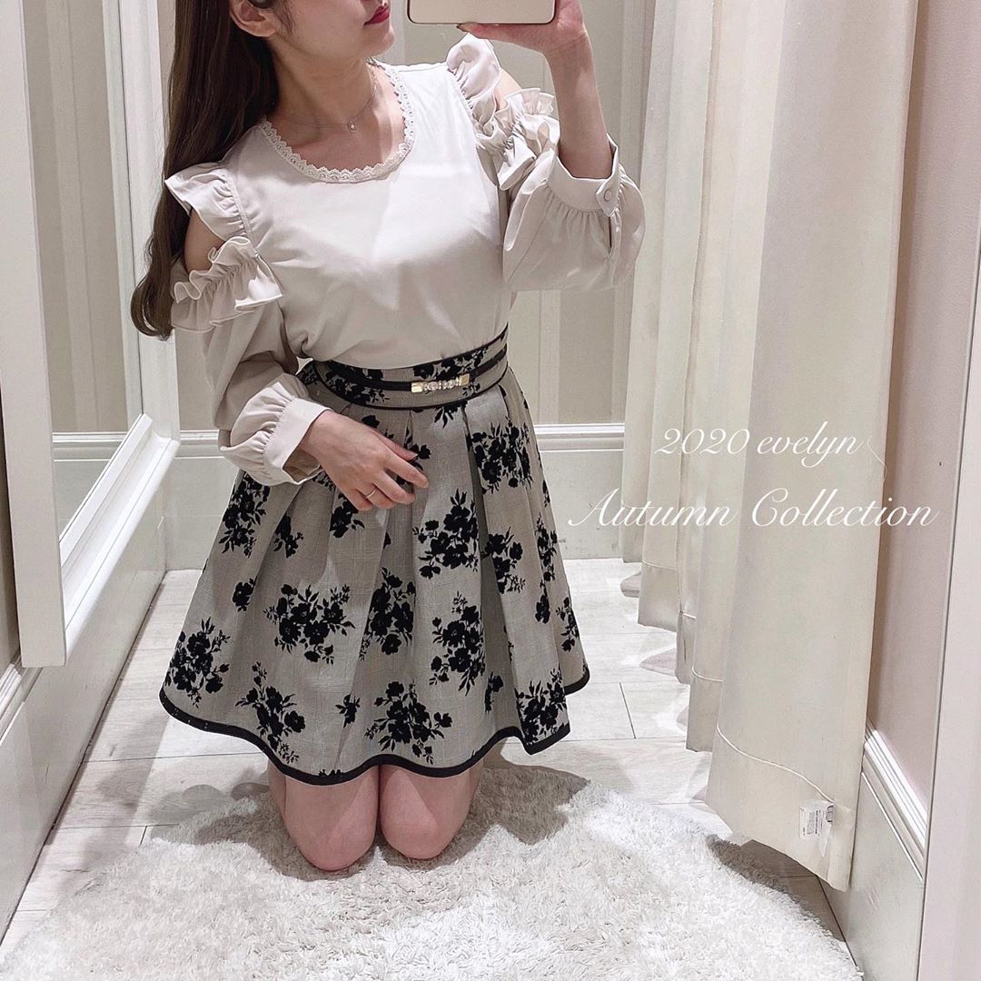 秋コーデはフレンチガーリーが気分 袖コンシャスなブラウスからワンピまで9アイテム紹介 ローリエプレス