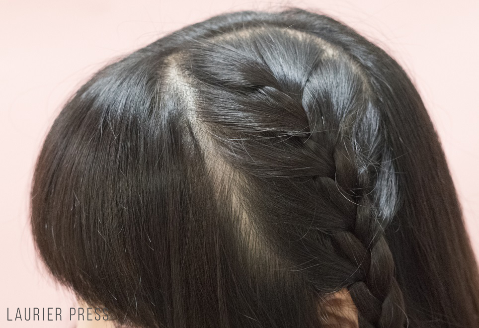 三つ編みの上手なやり方 かわいいヘアアレンジ方法を伝授 種類別 ローリエプレス