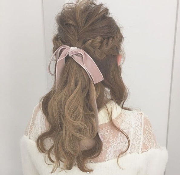 三つ編みの上手なやり方 かわいいヘアアレンジ方法を伝授 種類別 ローリエプレス