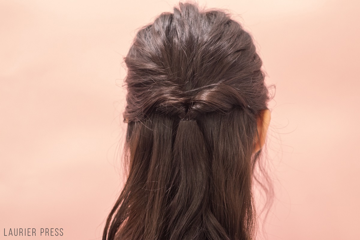 くるりんぱ 三つ編みでできちゃう 簡単ロングヘアアレンジ ローリエプレス