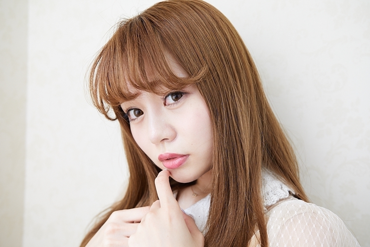 抜け感前髪 ふわふわヘアの巻き方講座 天使の羽 がモテヘアの秘密 ローリエプレス