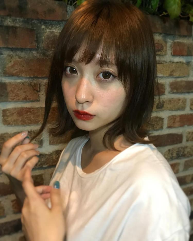 伸ばしかけ前髪 ヘアのかわいいアレンジ集 ジャマな時期の対処法を伝授 ローリエプレス