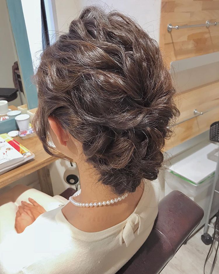 3500円以下で結婚式ヘアアレンジ お得でかわいい都内の人気美容院 ローリエプレス