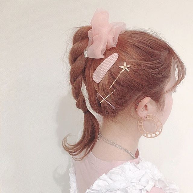 雨の日の前髪対策どうしてる お出かけ先で前髪が崩れてしまった時の対処法 ローリエプレス