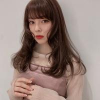 セミロング ストレートのヘアスタイル集 前髪 カラー別にご紹介 ローリエプレス