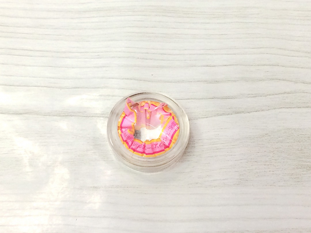 チュッパチャップスの缶バッチをdiy お菓子の包み紙をかわいくリメイク ローリエプレス