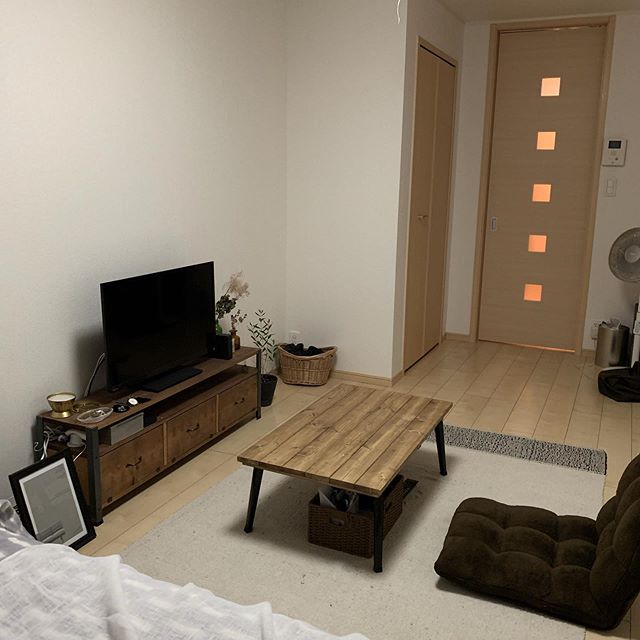 ワンルームを 広く おしゃれ に見せるコツ 彼氏や友達を呼びたくなるお部屋の作り方 ローリエプレス