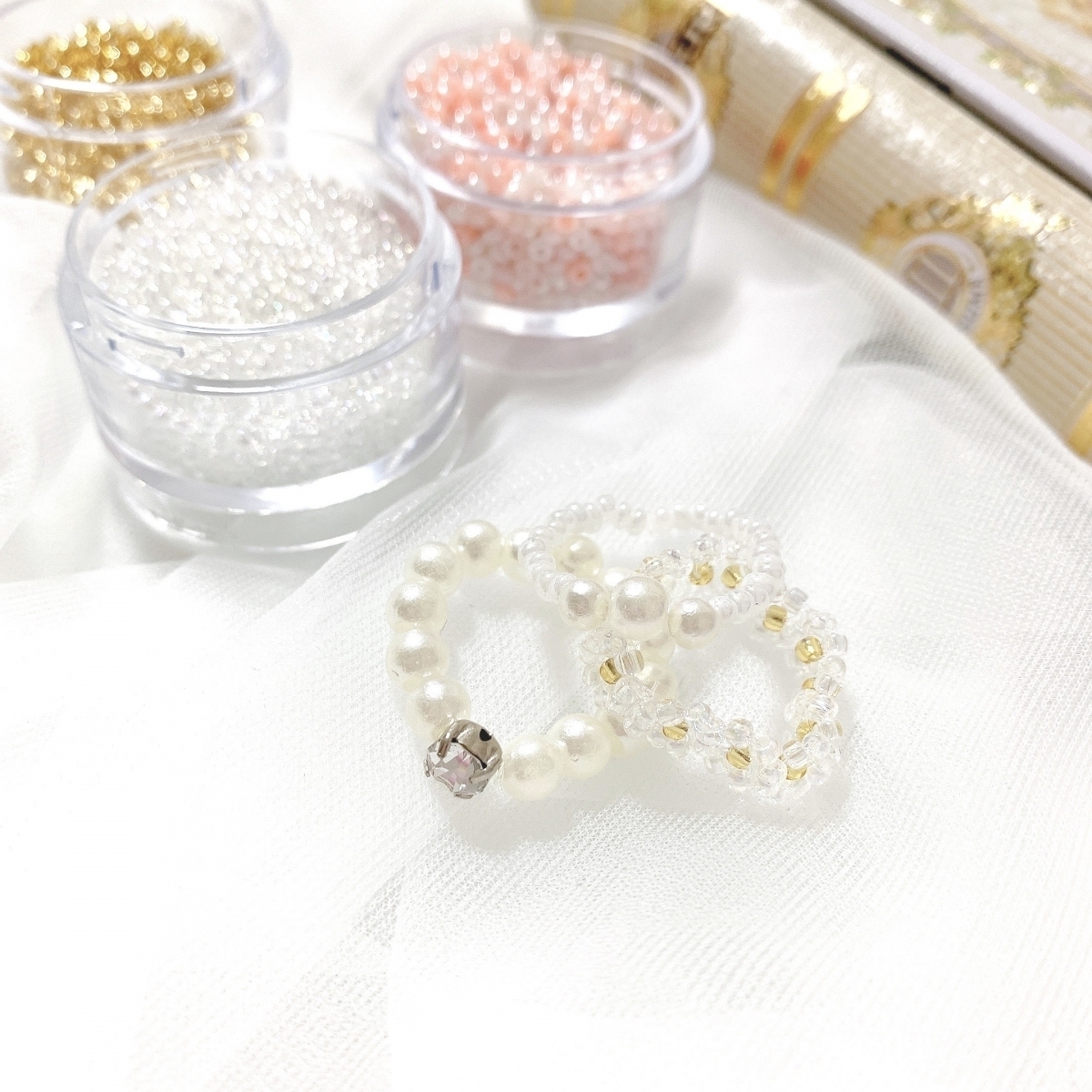 意外と簡単なんです 韓国のおしゃれ女子から火がついた トレンドの ビーズリングの作り方 ローリエプレス