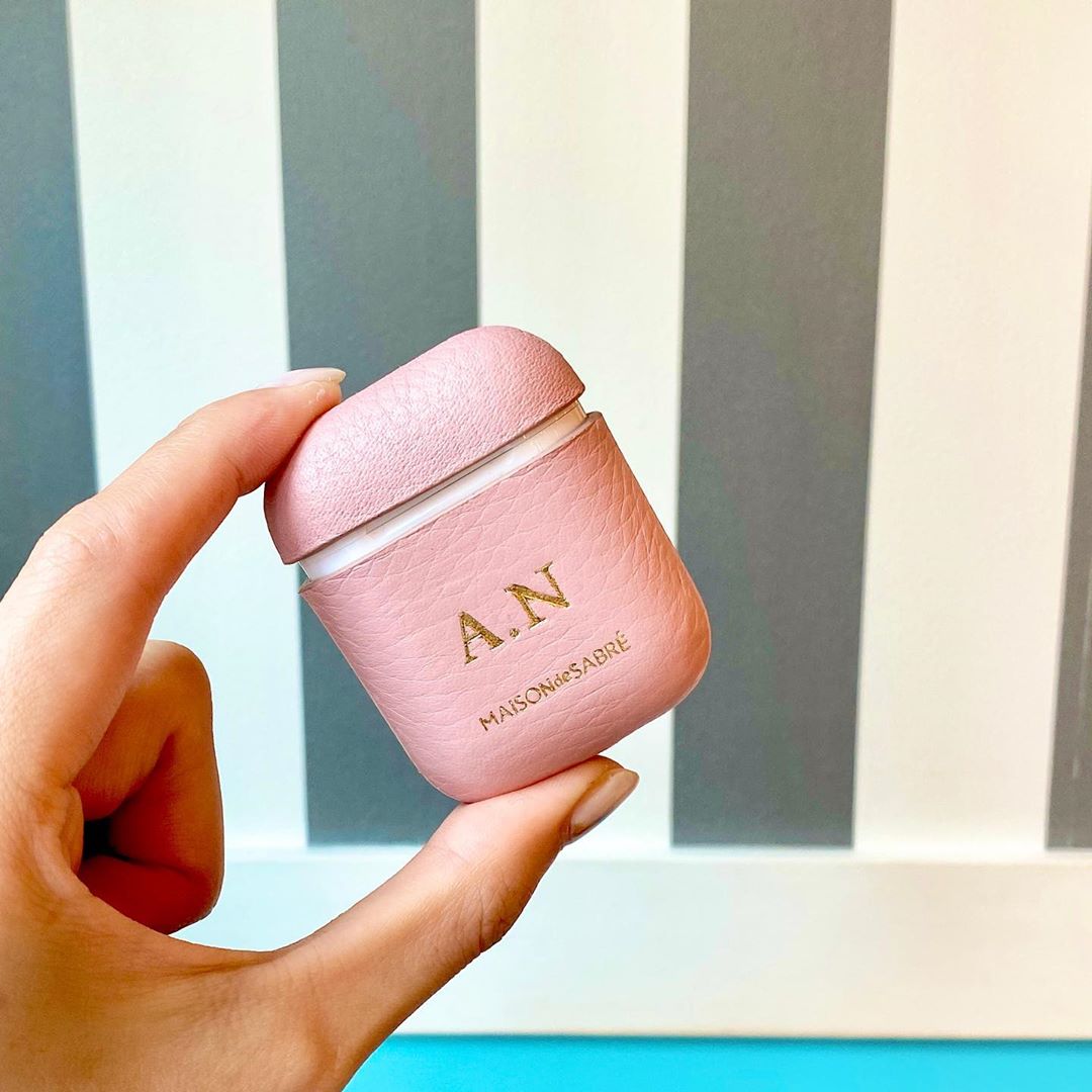 Airpodsケース名入れ オリジナル印刷がしたい 人気デザイン ブランドをチェック ローリエプレス