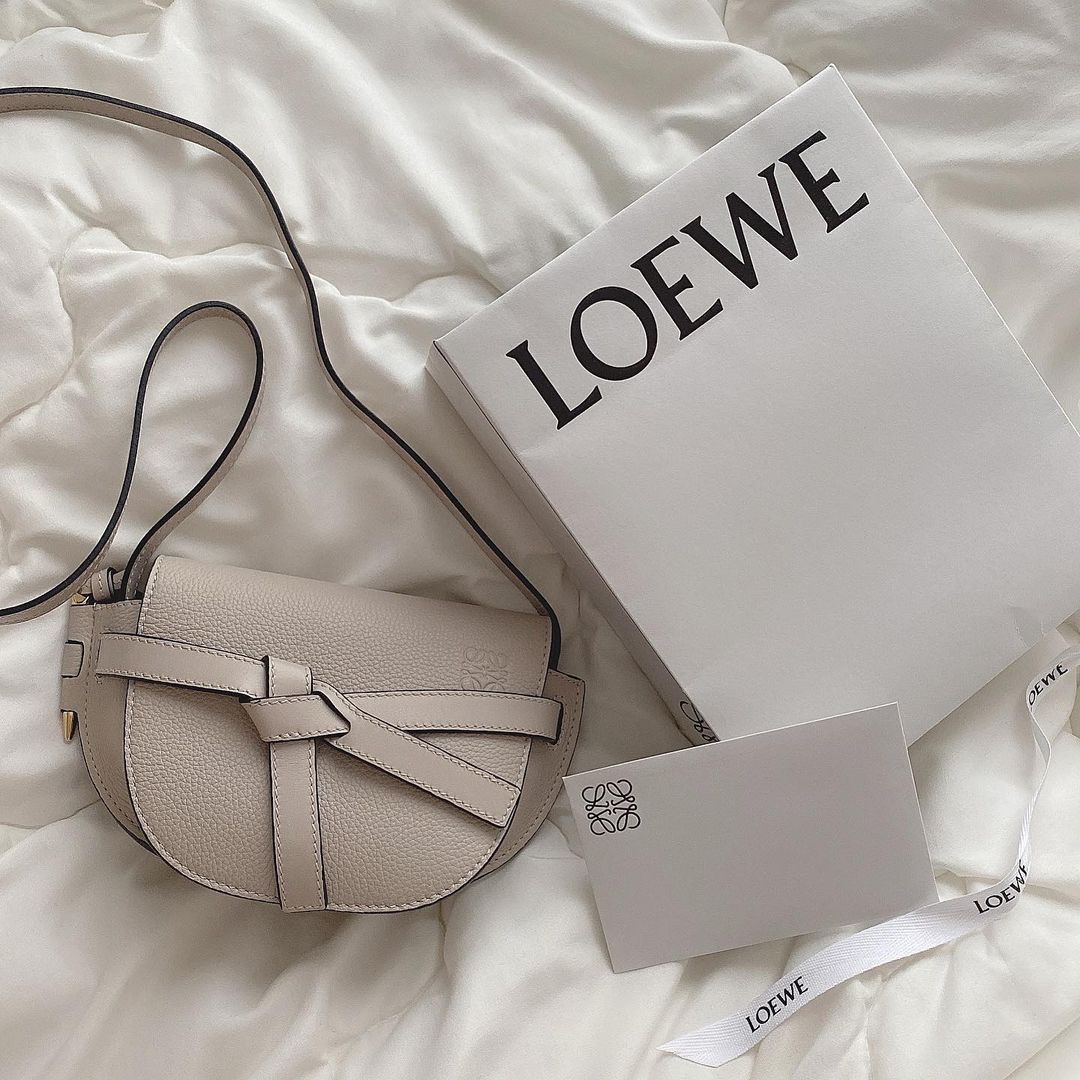 彼氏からのうれしいプレゼント 誕生日や記念日にほしいおねだりリスト11選 ローリエプレス