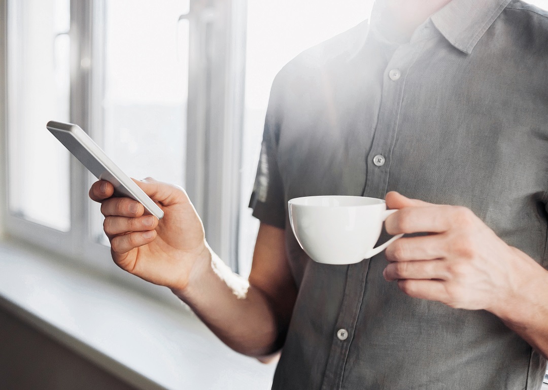 彼氏のスマホに女子からline 愛され彼女の正しい対応とは ローリエプレス
