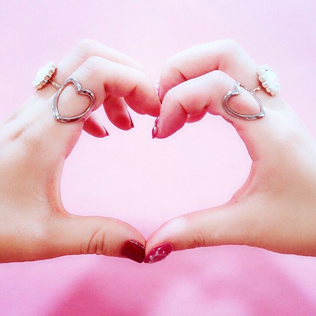 モテる女子の特徴とは なぜか男性からモテてしまう女の共通点 ローリエプレス