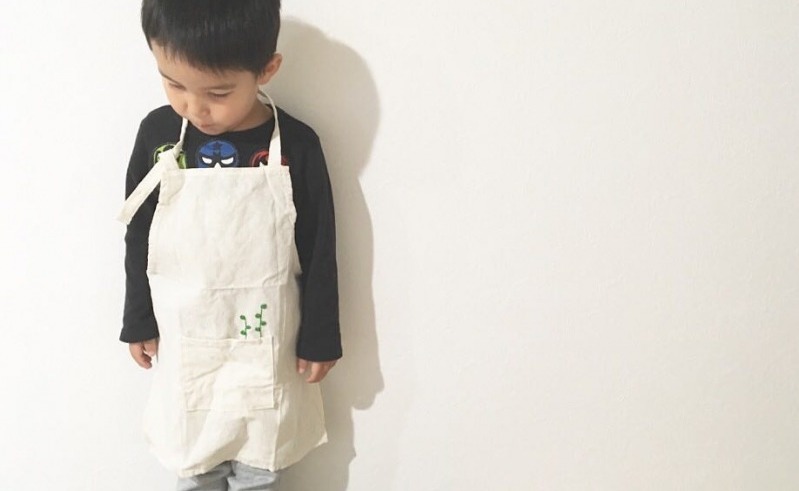 ダイソーのエプロンはおしゃれでコスパ 簡単リメイク方法も伝授 19年5月日 エキサイトニュース