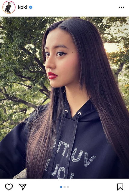 強め な雰囲気がカッコイイ Koki 猫目アイライン 赤リップのモード感あふれるメイク姿を披露 ローリエプレス