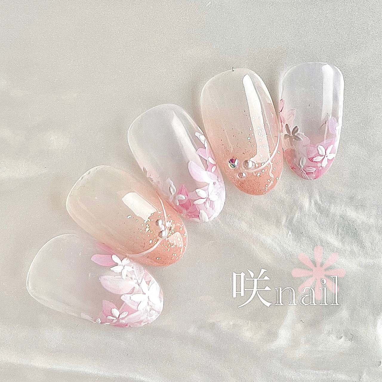 伸びても綺麗 働く大人の新 きれいめおしゃれネイル 22 ローリエプレス