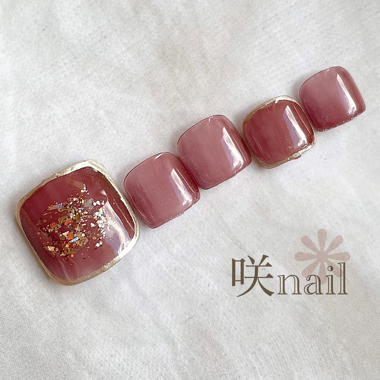 保存版 次のネイルデザインに迷ったら トレンド先取り秋フットネイル特集 22 ローリエプレス