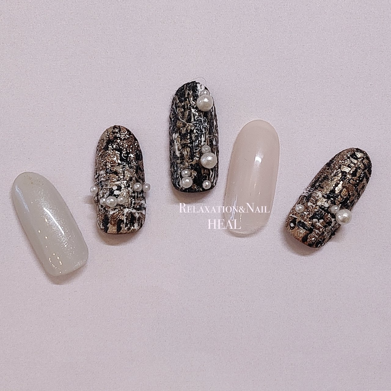 黒とベージュでつくる おパリ女子のトレンドネイル 21 ローリエプレス