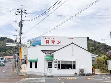 人気アニメファンが集う喫茶店のオムライス