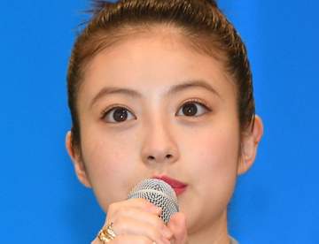 今田美桜の新たな魅力を発掘！ファッションから見える彼女の世界