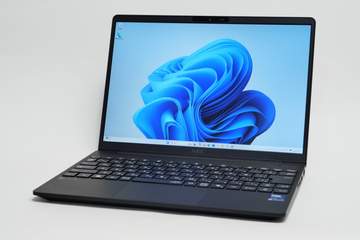バッテリー約７時間☆リモートや外使い最高☆軽量薄型NECノートパソコン★学生人気 PC短評】バッテリ25時間駆動！あえて1世代前CPUで高コスパな1kg切り