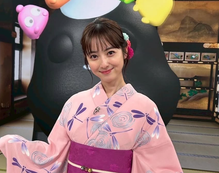 ザ・浴衣美人」佐々木希、夏らしいピンク色の浴衣姿をファンに大公開