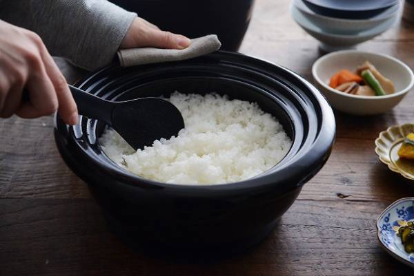 土鍋ごはんを 我が家の味 に 手軽にあの土鍋ごはんが作れる 話題の かまどさん電気 って Pr E レシピ 料理のプロが作る簡単レシピ 2 2ページ