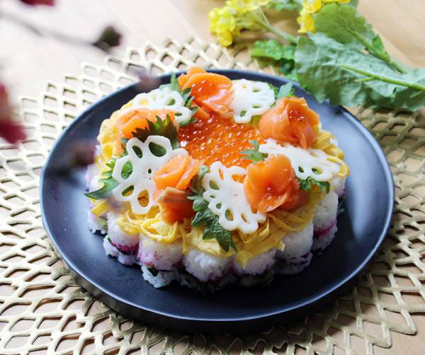 マイパーラーを使えば簡単 ひな祭りのお祝いに お花の形のお寿司ケーキ Pr E レシピ 料理のプロが作る簡単レシピ 1 3ページ