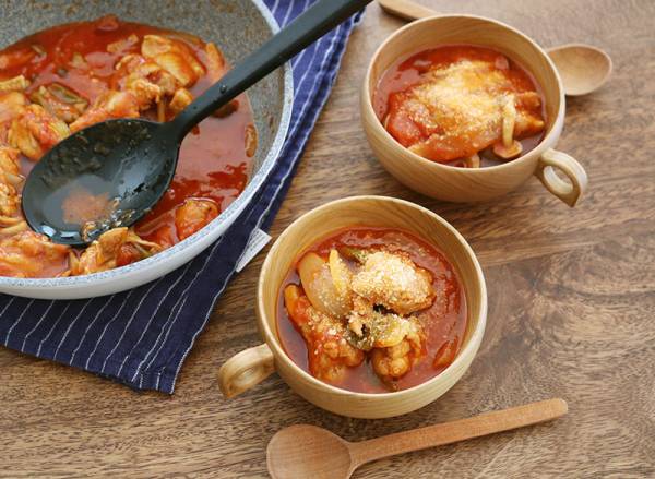 深型フライパンで作る チキンのトマト煮 Pr E レシピ 料理のプロが作る簡単レシピ 1 3ページ