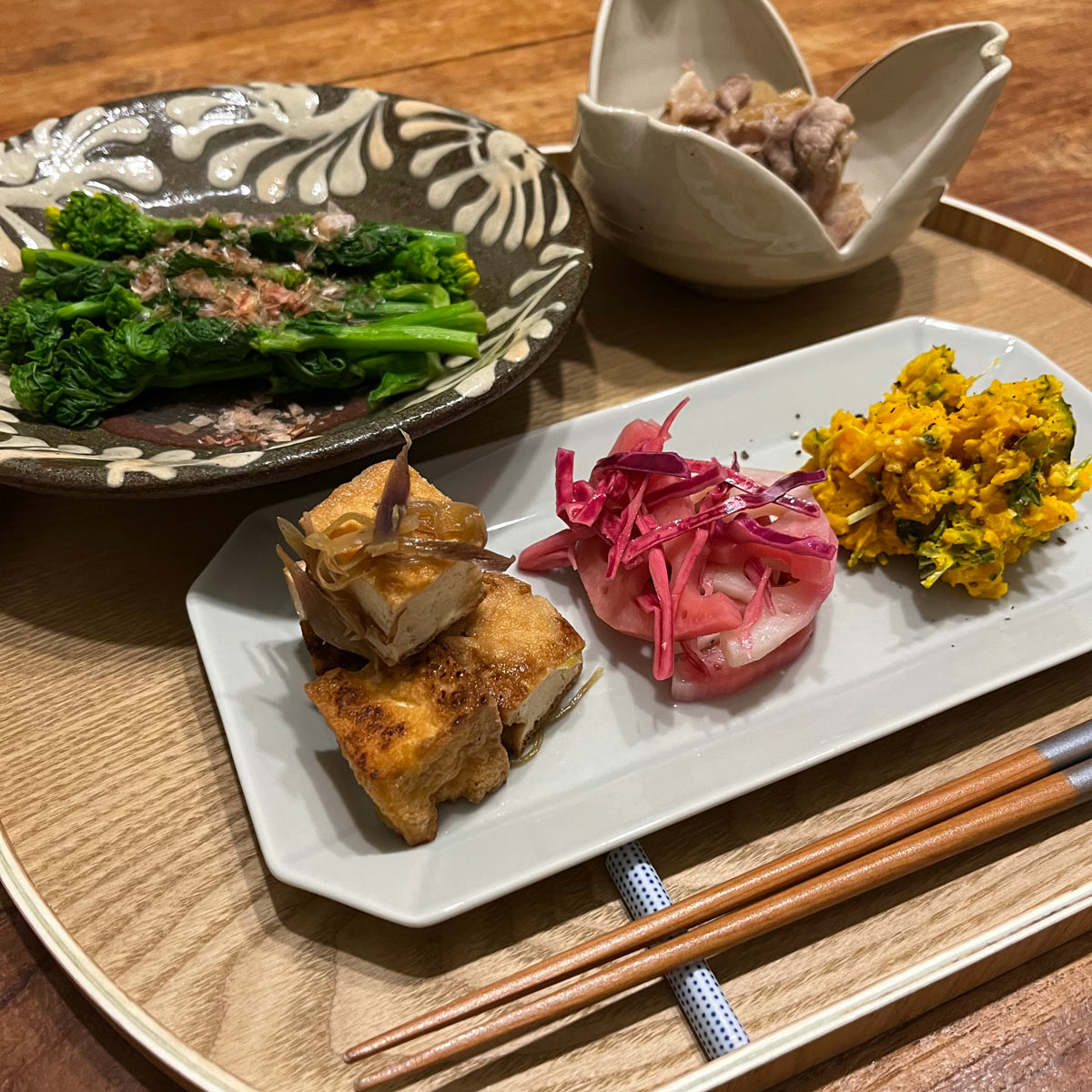 自宅でワンプレート居酒屋。料理を引き立ててくれる美濃焼「長方形のお