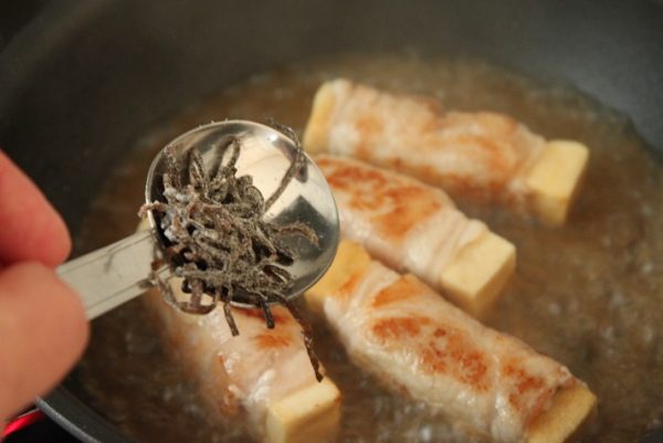ヘルシーなのにボリューム満点 高野豆腐の肉巻き ブロッコリーベーコン 2品弁当 E レシピ 料理のプロが作る簡単レシピ 2 3ページ