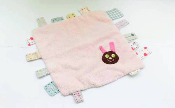 触るとカシャカシャ鳴るタオルのおもちゃを手作り ママの体験談 年2月3日 ウーマンエキサイト 1 2 触るとカシャカシャ鳴るタオルのおもちゃを手作り ママの体験談 年2月3日 ウーマンエキサイト 1 2