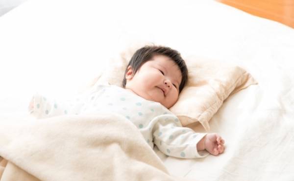 風邪を引かせない！赤ちゃんが寝るときの冬の服装や布団ってどうするの？(2019年12月19日)｜ウーマンエキサイト(1/2)