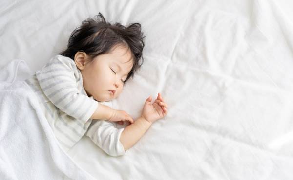 寝る前の儀式が大切！？ 赤ちゃんがひとりで寝てくれるようになった方法(2020年10月19日)｜ウーマンエキサイト(1/2)