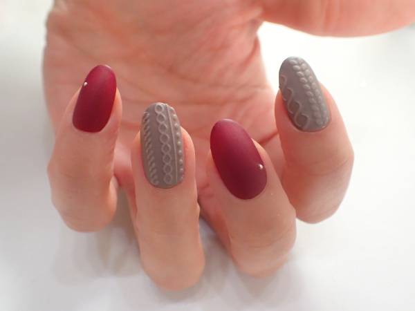ニットネイルの簡単なやり方 マニキュアでセルフネイル ウーマンエキサイト 1 3