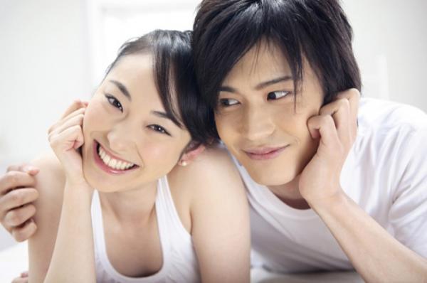 男はすっぴんが好きって本当!? お泊まりデートで、彼女にメイクを落としてほしいと思う男性は ％！｜ウーマンエキサイト