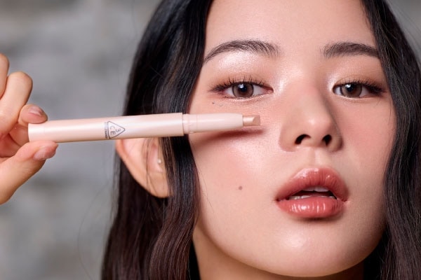 アイシャドウ ハイライト ズーシー「惑星ハイライト」立体“惑星パッケージ”のマルチハイライト