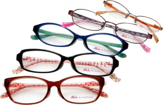 「ジルバイジルスチュアート」めがねを全国の眼鏡市場で発売中