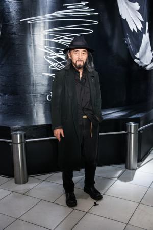 山本耀司　ガウンコート 山本耀司“皆さん、助けてください！”ヨウジヤマモト「ディスコード」が