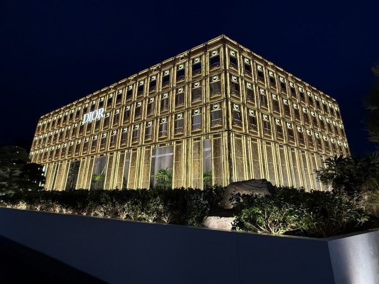 Christian Dior スノードーム 2026 バンブーパビリオン 【公式通販】