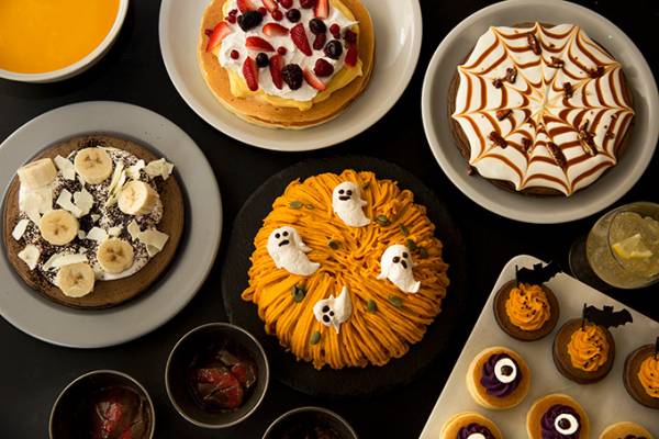 J S パンケーキカフェ 2日間限定のハロウィンビュッフェ開催 オバケや蜘蛛の巣のパンケーキ E レシピ 料理のプロが作る簡単レシピ 1 2ページ