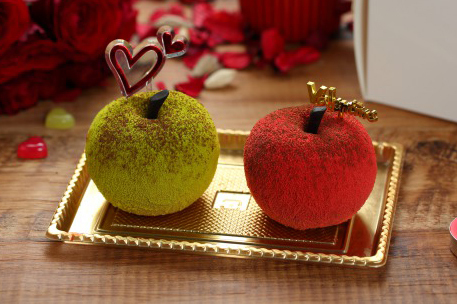 りんごを象ったケーキ 原宿りんご バレンタイン限定のビターチョコ入りに 原宿エニウェアドアで E レシピ 料理のプロが作る簡単レシピ 1 2ページ