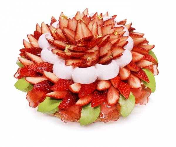カフェコムサより春の新作スイーツ 菱餅に見立てたひな祭りケーキ フレッシュ苺と桜ゼリーのケーキ E レシピ 料理のプロが作る簡単レシピ 1 1ページ