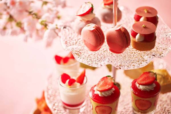 桜いちごアフタヌーンティー ストリングスホテル東京インターコンチネンタルで 苺ケーキやマカロン E レシピ 料理のプロが作る簡単レシピ 1 2ページ