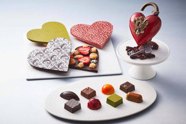 ロイヤルパークホテルのバレンタイン 南京錠 のハート型チョコやいちごアフタヌーンティー E レシピ 料理のプロが作る簡単レシピ 1 2ページ