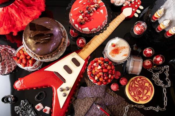 ヘヴィーメタル 苺デザートビュッフェがヒルトン名古屋で 実寸大ギターケーキやドラム型ティラミス E レシピ 料理のプロが作る簡単レシピ 1 4ページ