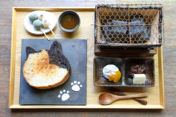 京都ねこねこ のねこ型食パンを 七輪 でトーストできる朝食メニュー第2弾 三毛猫がモチーフ E レシピ 料理のプロが作る簡単レシピ 1 2ページ