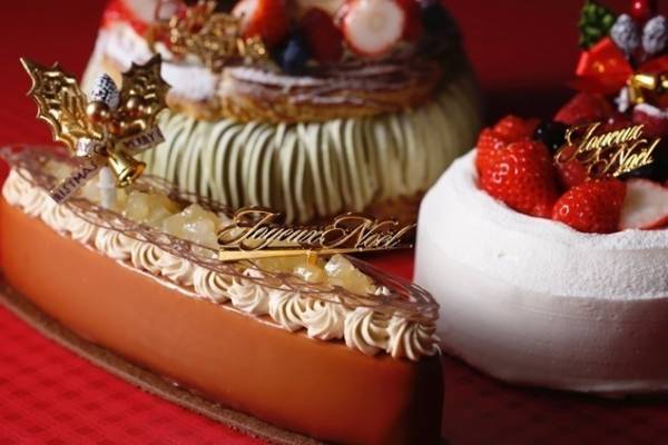 大阪マリオット都ホテルのクリスマスケーキ みずみずしい洋梨ジュレ ショコラムースのケーキ E レシピ 料理のプロが作る簡単レシピ 1 2ページ